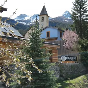 Du Bachelard Hotel